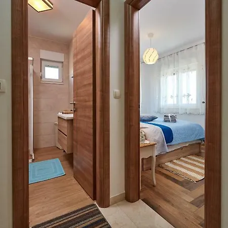 公寓 Golubica 特罗吉尔